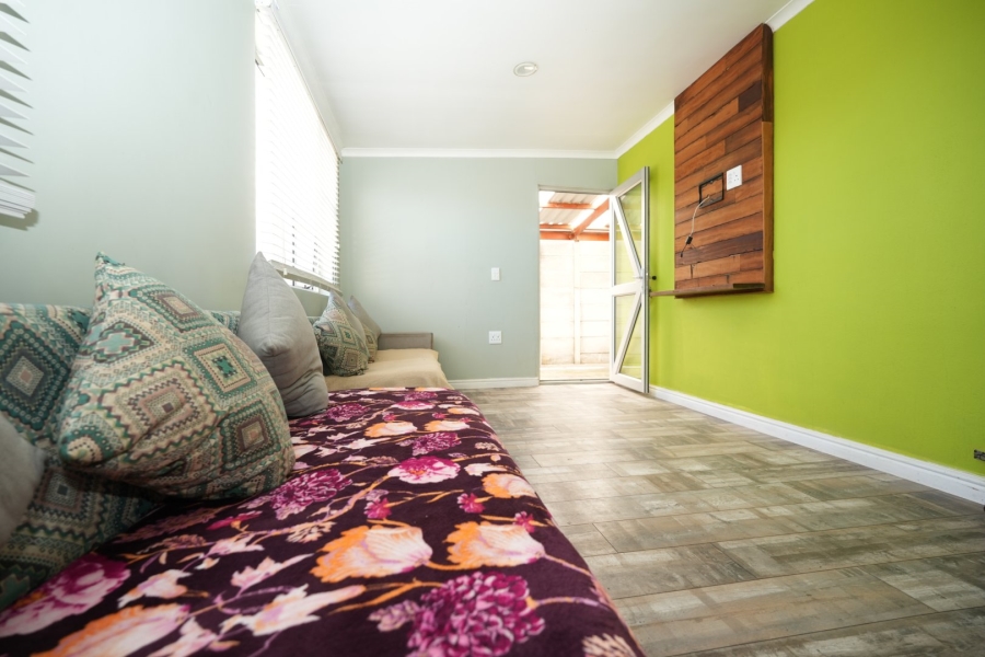 2 Bedroom Property for Sale in Pelican Park Western Cape